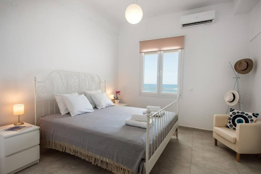 Amazing Seafront Suite Ierápetra Exteriör bild